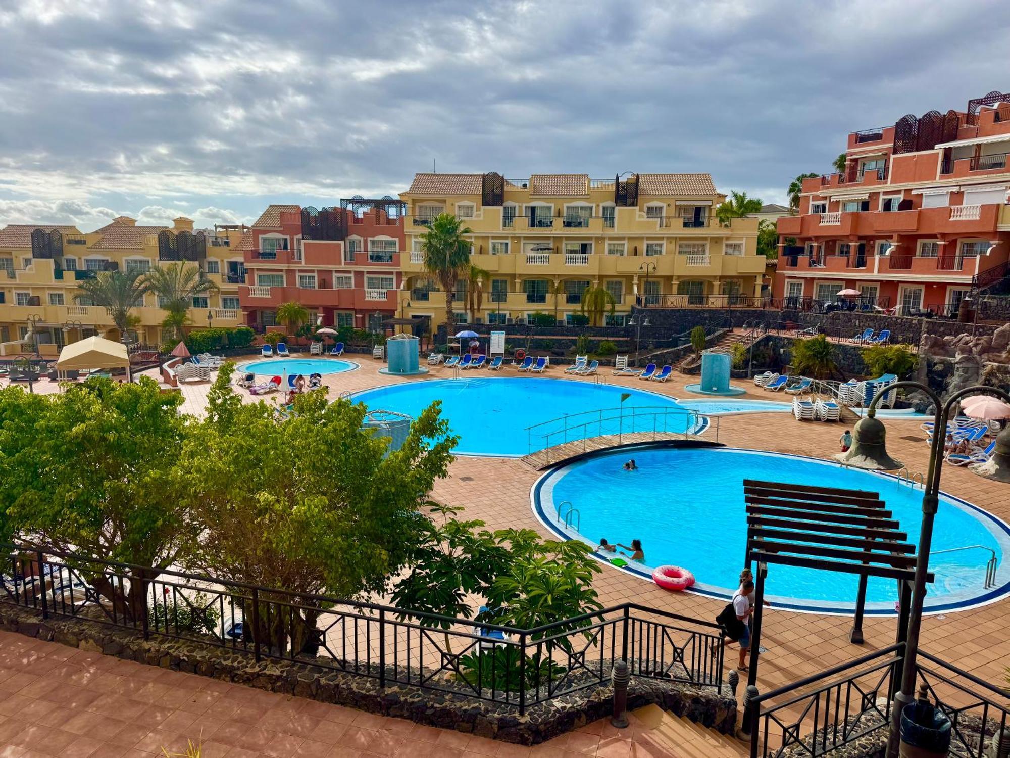 Apartment Prime Americas Getaway - With Huge Private Terrace & Pool Access