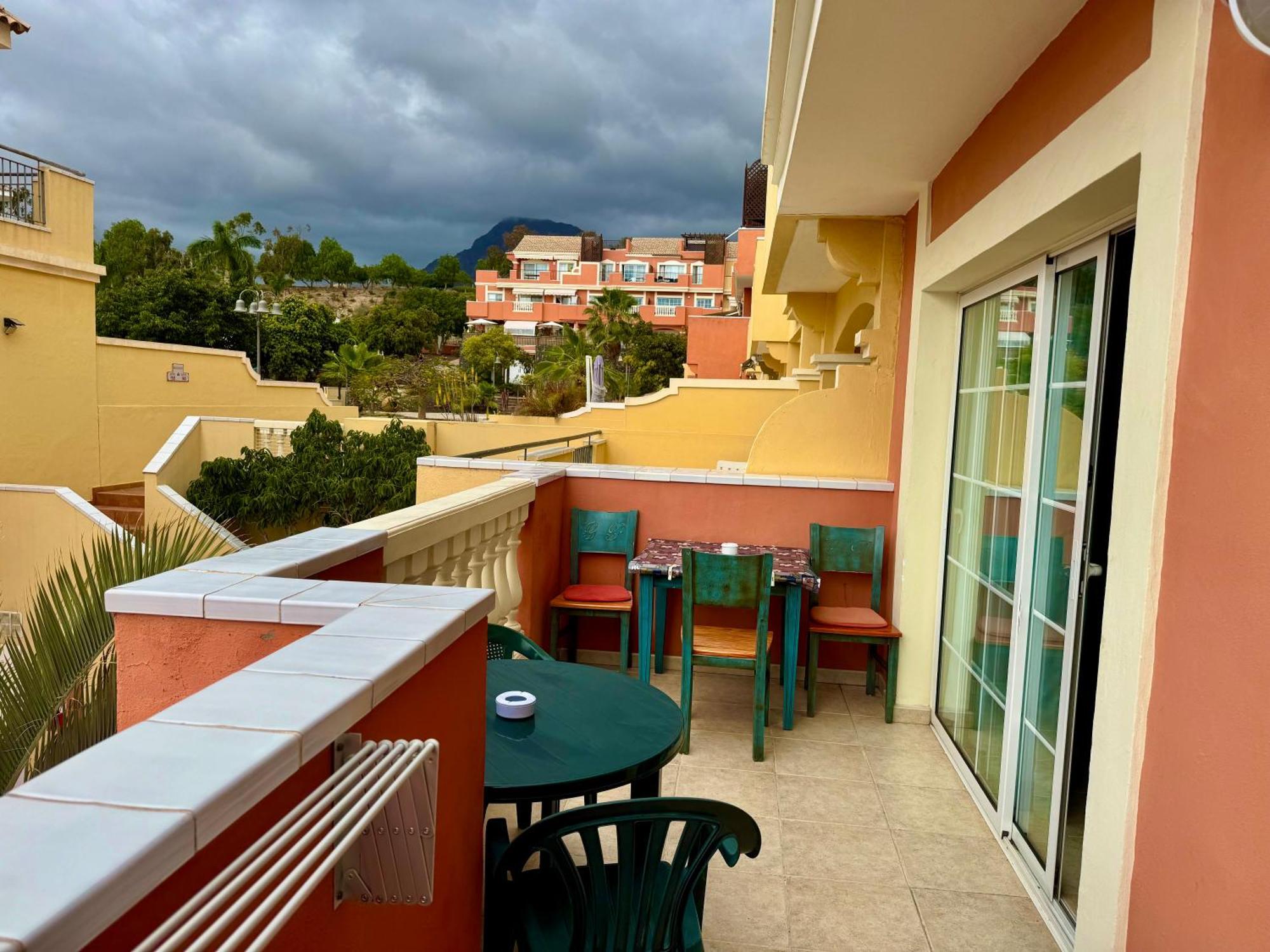 Prime Americas Getaway - With Huge Private Terrace & Pool Access Apartment *