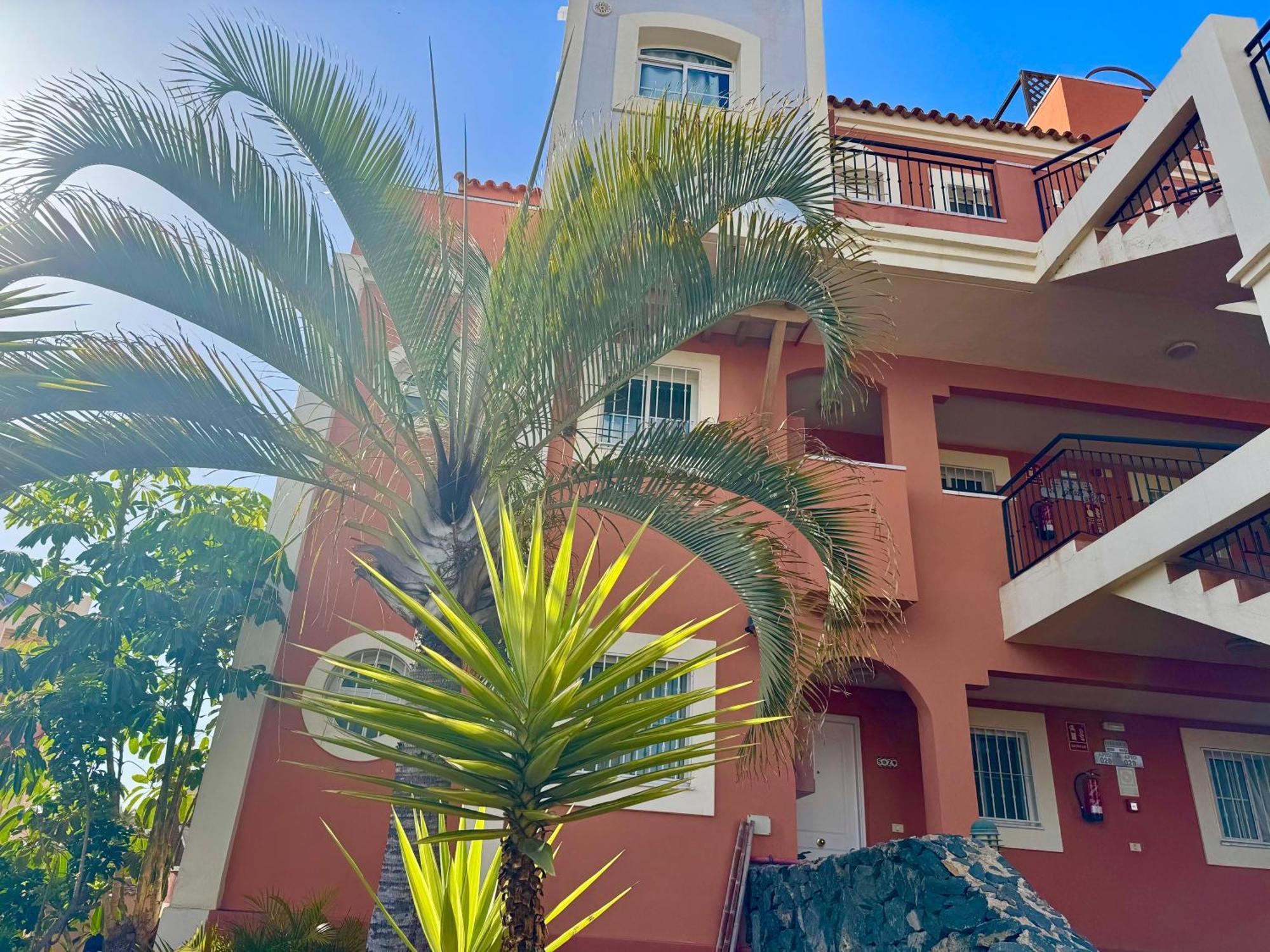 Apartment Prime Americas Getaway - With Huge Private Terrace & Pool Access Los Cristianos (Tenerife)